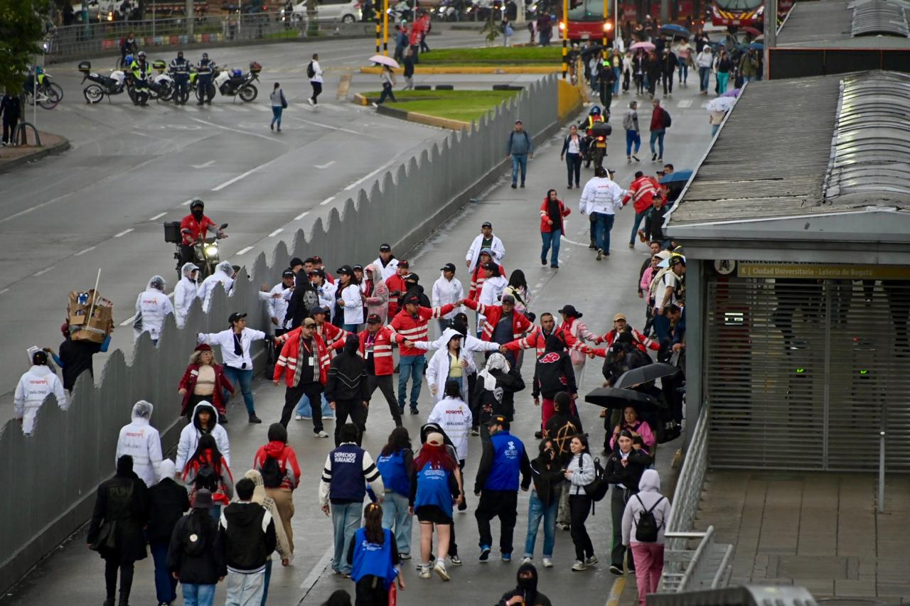 En medio del vandalismo: así es como los Gestores de Convivencia protegen a la ciudadanía durante las protestas en Bogotá