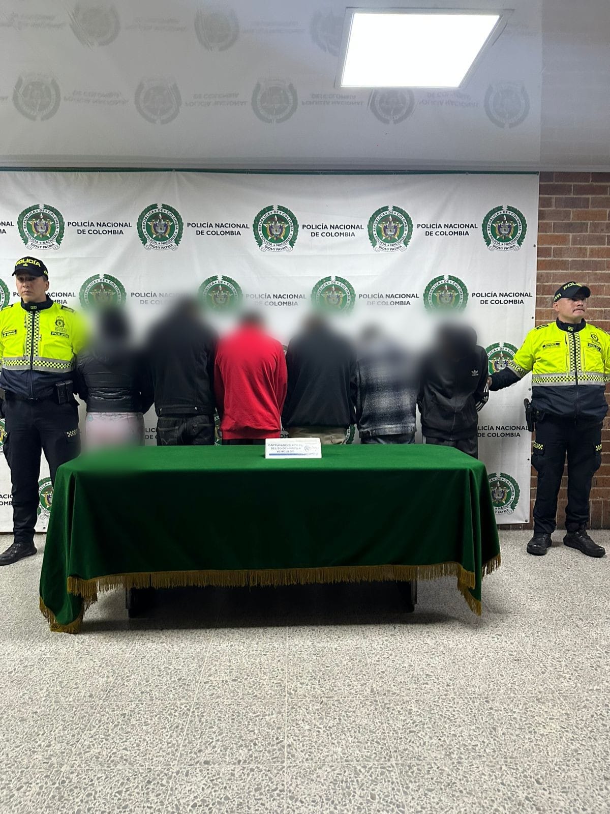 Aprehendidos cinco menores y capturado un adulto tras hurtar un vehículo en el sur de Bogotá