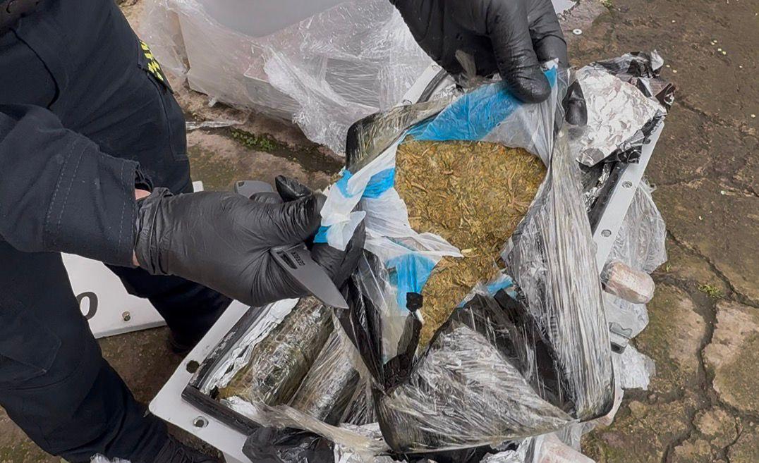Más de 84 kilos de marihuana fueron incautados en el aeropuerto El Dorado: estaban ocultos en transformadores de energía