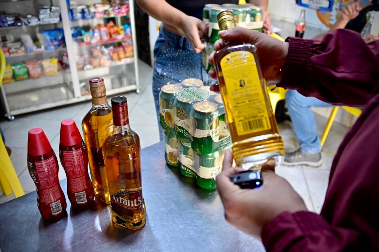Varias botellas de licor 