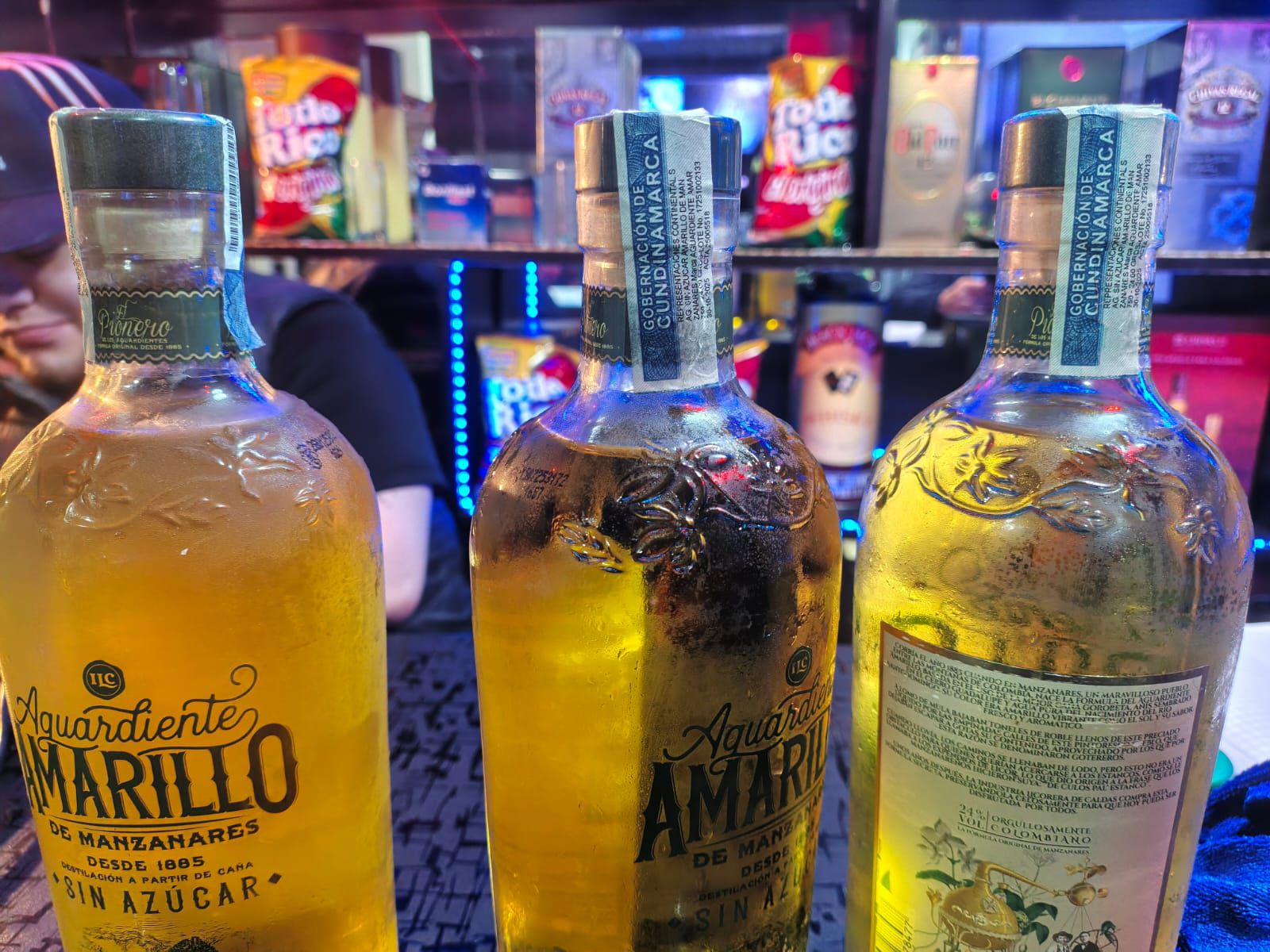 Tres botellas de licor