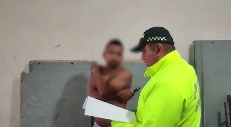 Ocultos bajo tierra en una bodega de reciclaje, fueron hallados 60 kilos de marihuana: la droga se vendía en discotecas del Restrepo