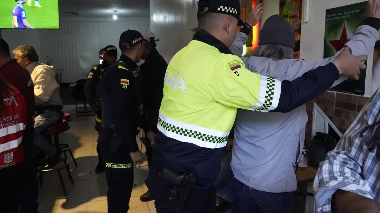 Tres detenidos con droga en el barrio Santa Fe durante una megatoma Tres detenidos con droga en el barrio Santa Fe durante una megatoma
