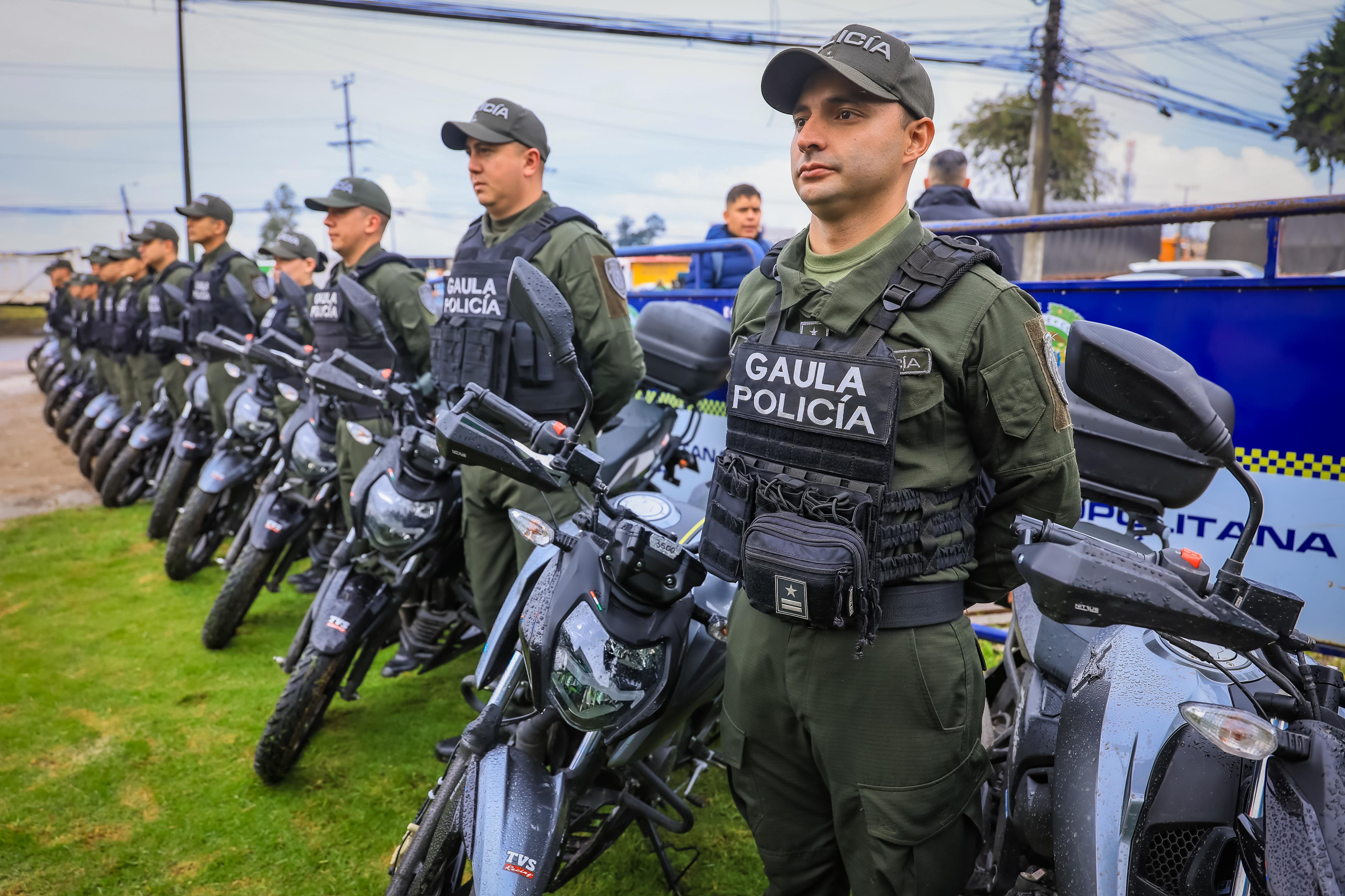 Alcalde Galán pone en funcionamiento un nuevo CAI y entrega 144 motos más para fortalecer la seguridad en la ciudad
