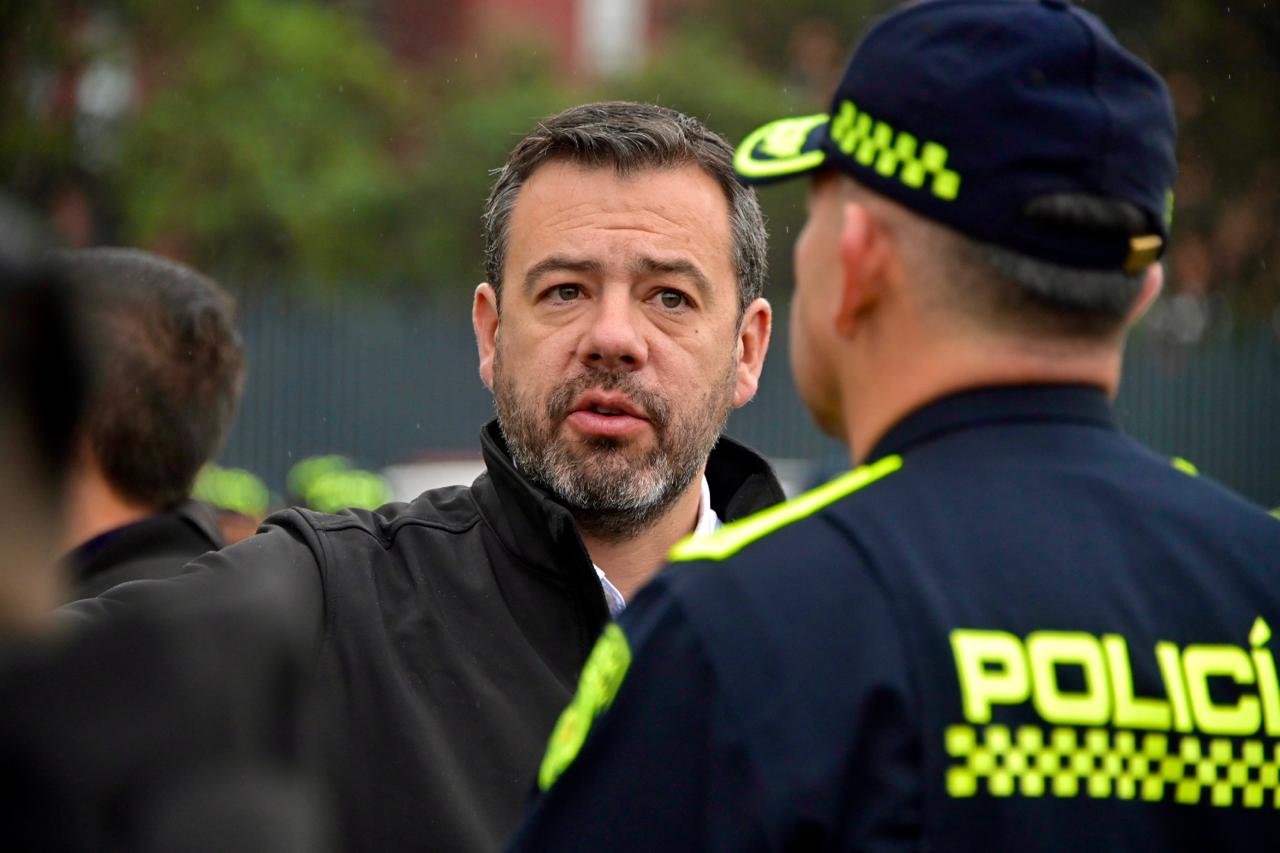 Bogotá recibe 794 nuevos policías para fortalecer la seguridad y la convivencia en la ciudad Bogotá recibe 794 nuevos policías para fortalecer la seguridad y la convivencia en la ciudad
