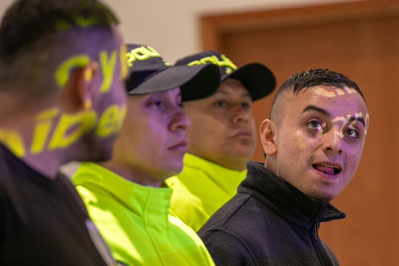 Capturados y a la cárcel los señalados de secuestrar y asesinar, en un ‘paseo millonario’, al profesor Neill Cubides Dos hombres capturados junto a dos policías