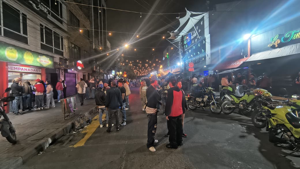 Hallados tres menores consumiendo licor dentro de una bodega de un bar en El Restrepo