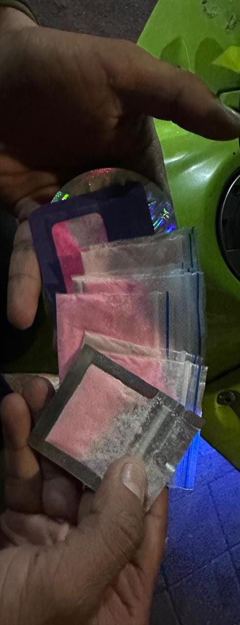 Hallados tres menores consumiendo licor dentro de una bodega de un bar en El Restrepo