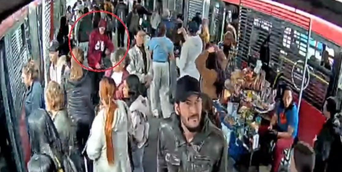 Intentó robar un celular y se tiró a las vías de TransMilenio para escapar: resultó capturado