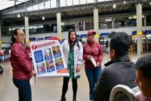 Mujeres haciendo campaña sobre Trata de personas