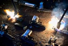 Soplete destruyendo armas